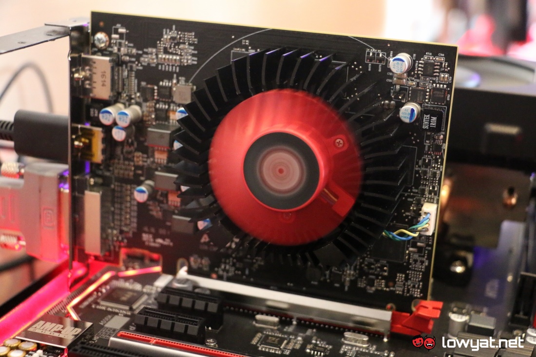AMD-Radeon-RX-460-LYN-Close-Up-04.jpg