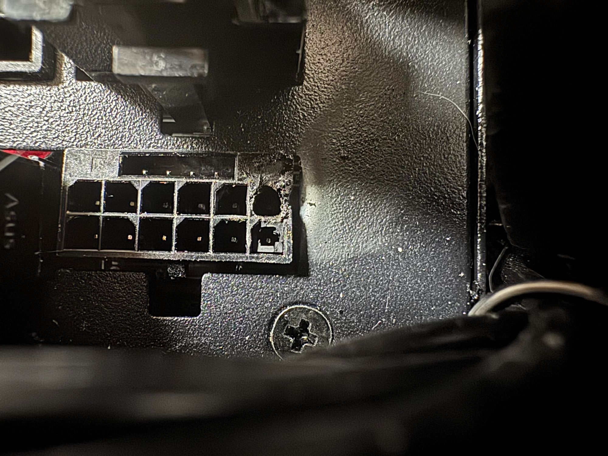 rtx-5090fe-molten-12vhpwr-v0-jh0nuptmv4ie1_vcz.jpg