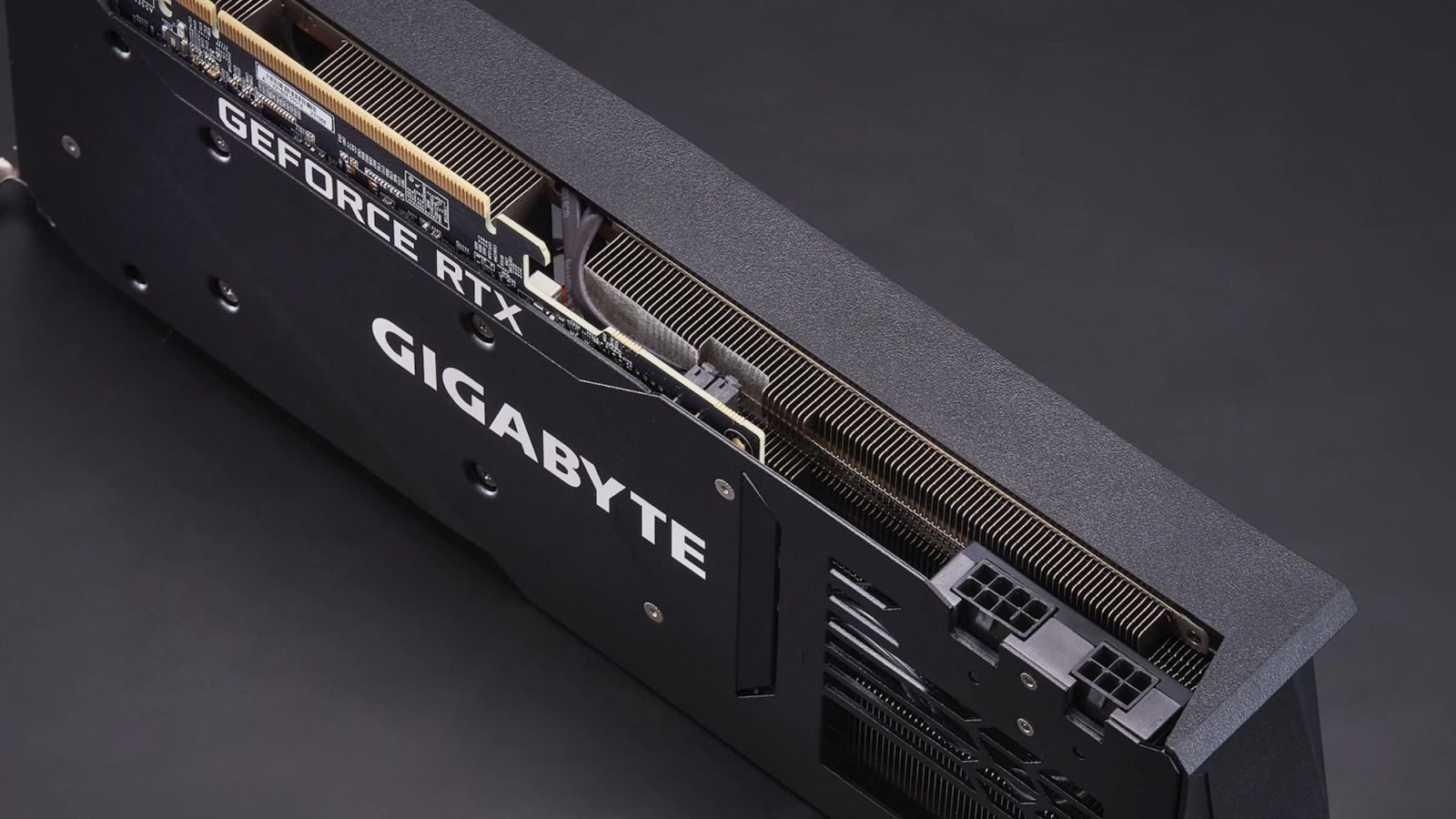 GIGABYTE-GeForce-RTX-3070-LHR-8GB-GAMING-OC-STEALTH-10.jpg