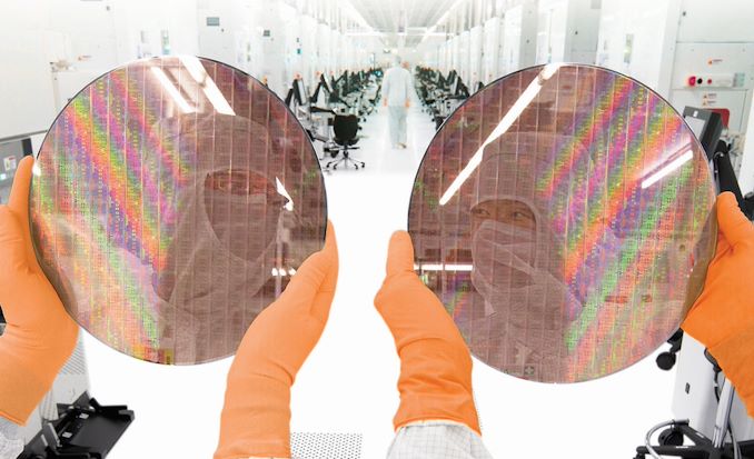 globalfoundries_semiconductor_wafers_300mm_crop_678x452.jpg