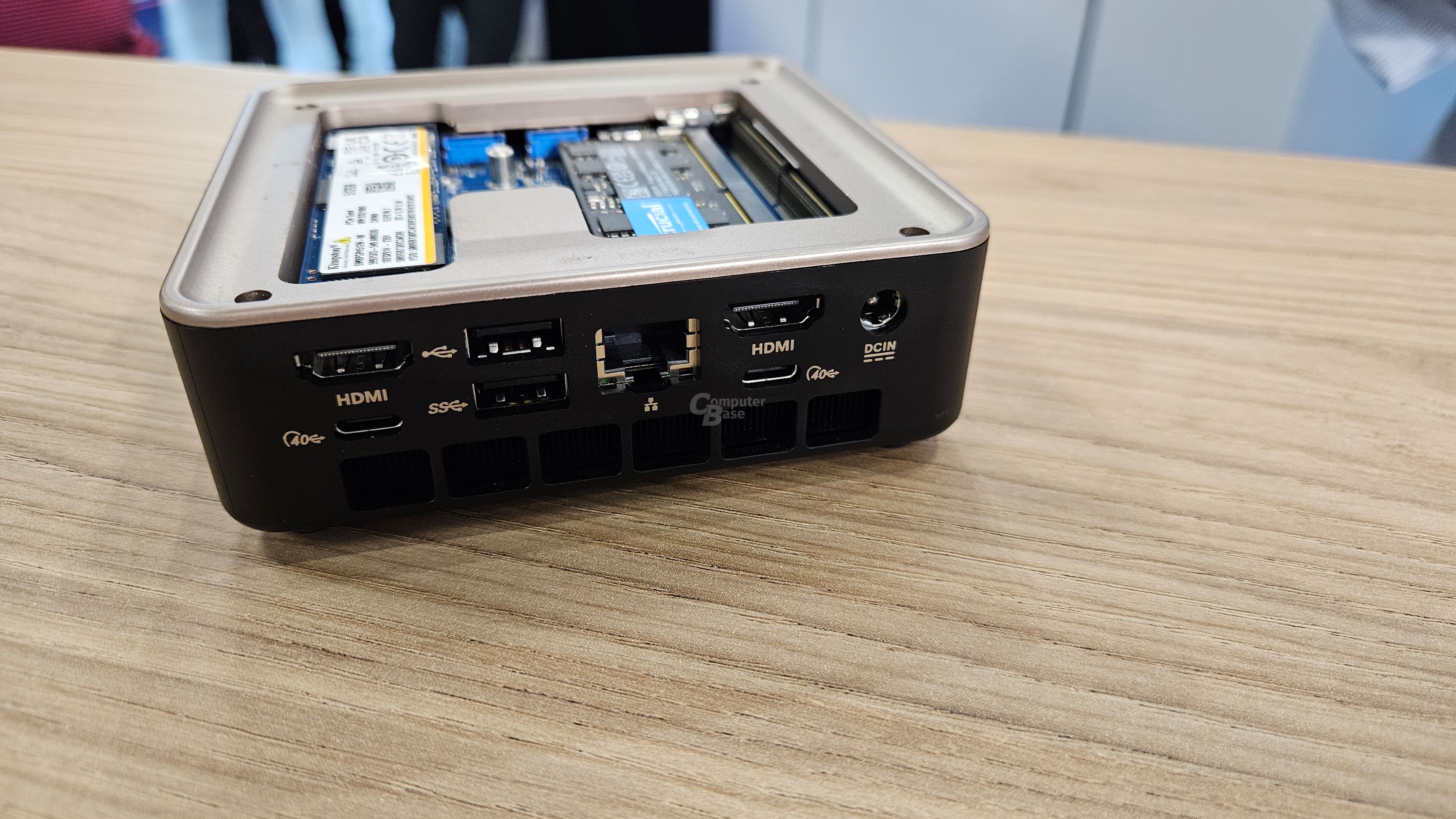 SAPPHIRE-MINIPC-2.jpg