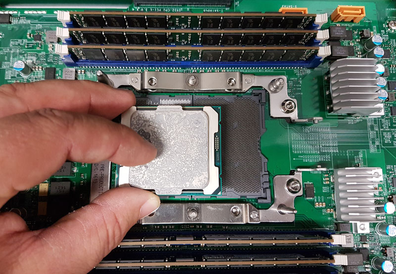 Intel-Xeon-E5-Broadwell-EP-package-over-a-LGA-3647-socket.jpg
