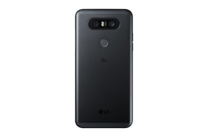 LG-Q8-1.jpg