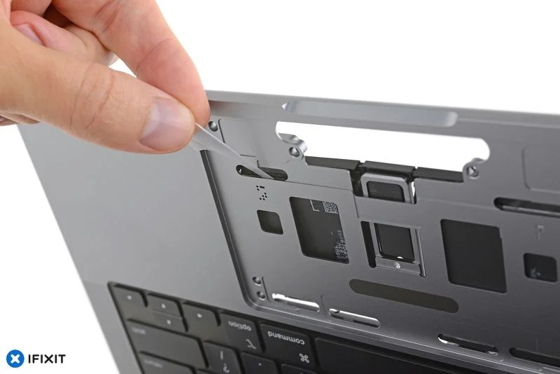 macbook-pro-battery-pull-tab-ifi.jpg