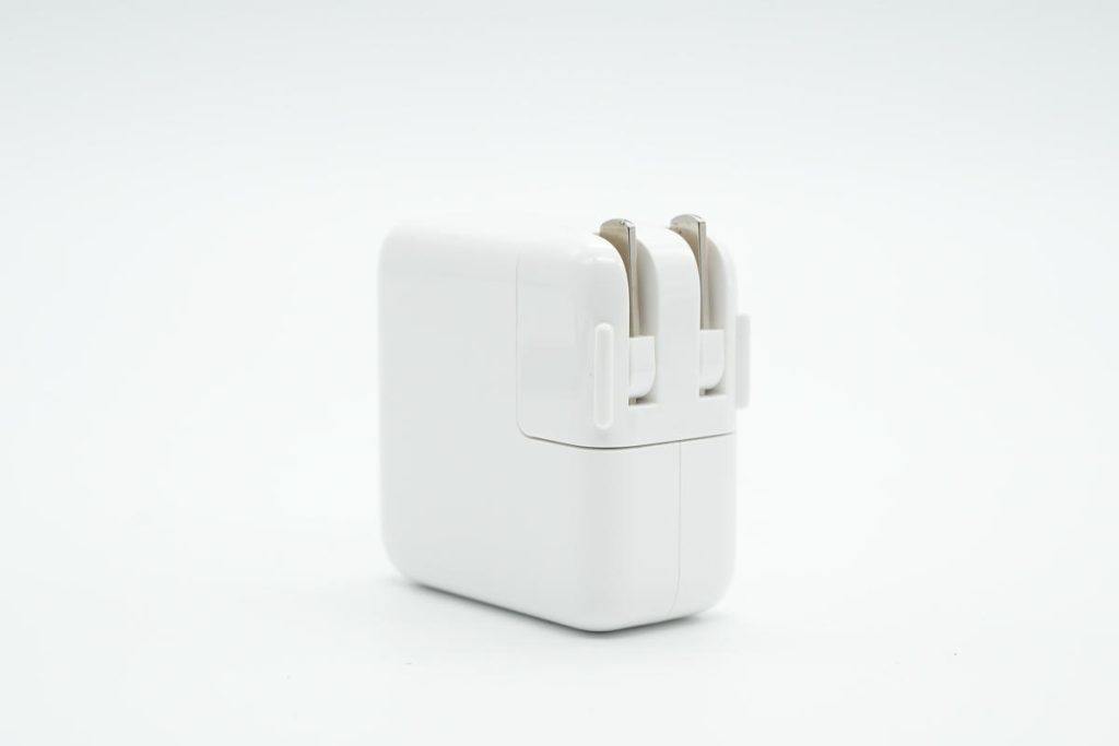 拆解报告：Apple苹果原装35W双C口快充充电器A2676-充电头网 (6).jpg