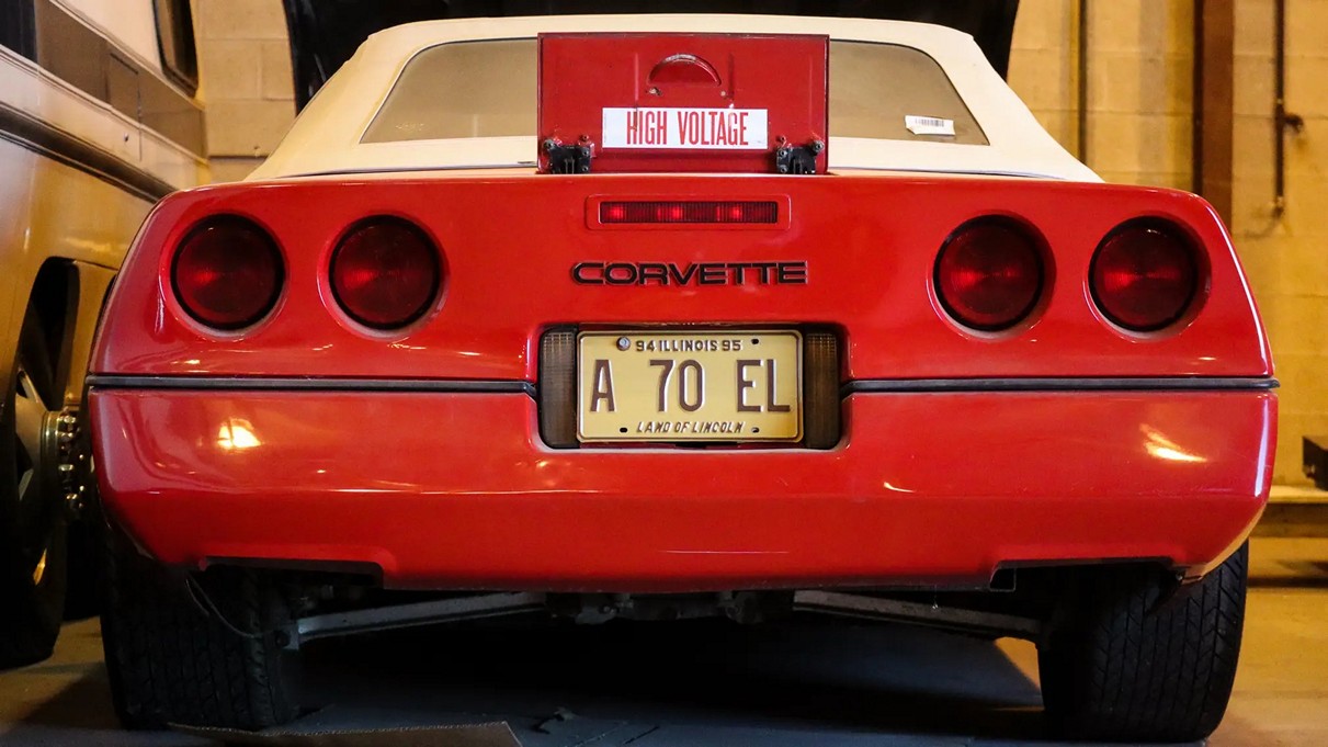 motorola_electric_car_corvette_10.jpg