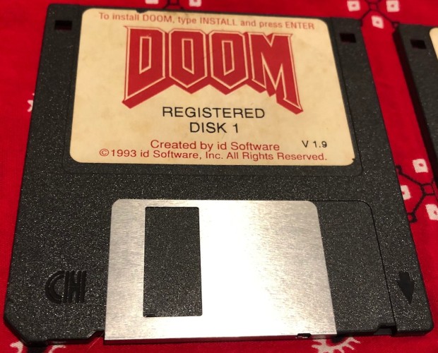 Doom-1.9-setup-floppy-disk.jpg