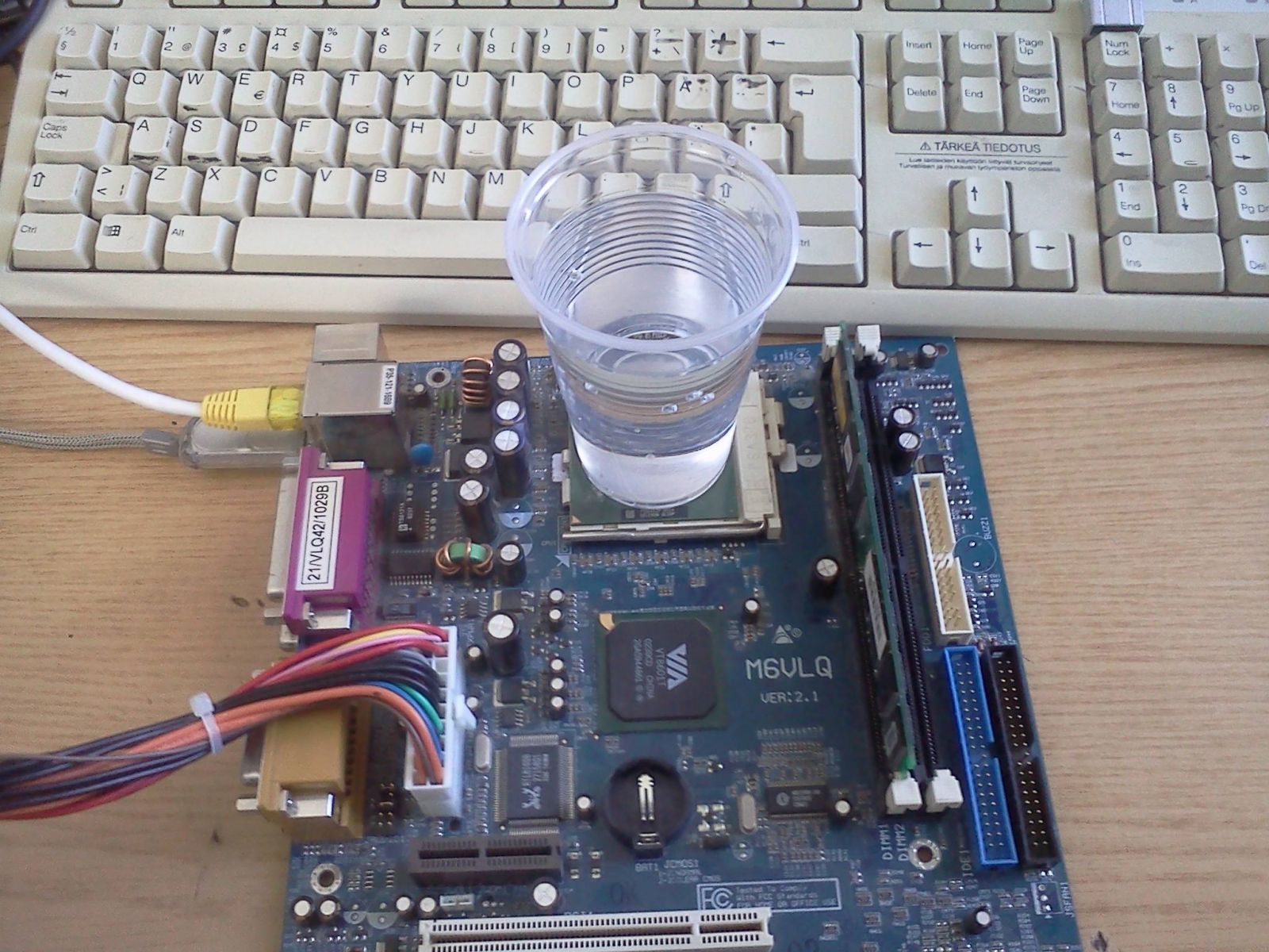 Cooling-PC-funny-ways-3.jpg