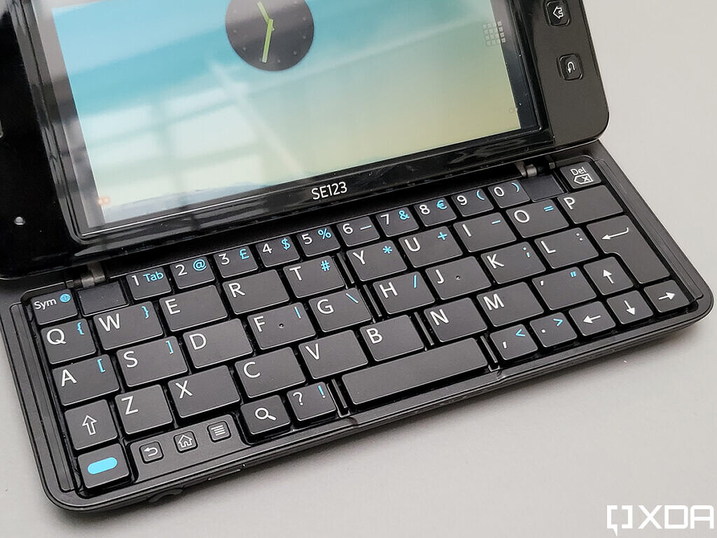 Sony-Ericsson-VAIO-prototyle-keyboard-close-up-1024x768.jpg
