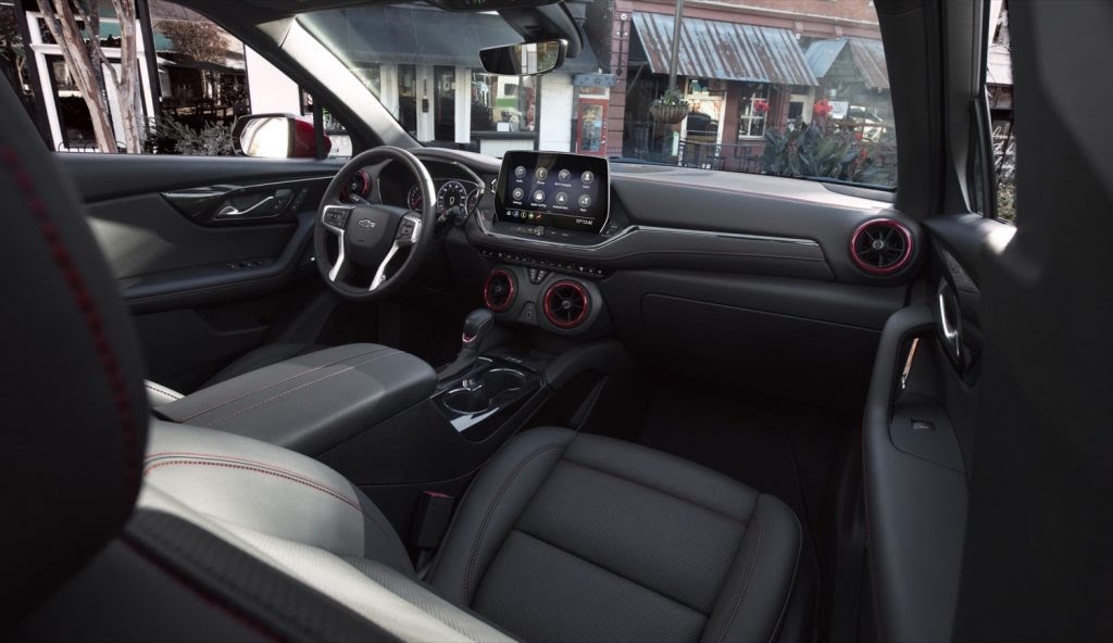 2023-Chevrolet-Blazer-RS-Refresh-Media-Photos-Interior-002-cockpit-instrument-cluster-steering-wheel-10-inch-center-display-1024x592.jpg