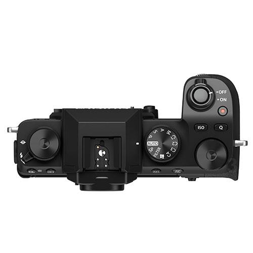 Fujifilm-X-S10-mirrorless-camera-3.jpg