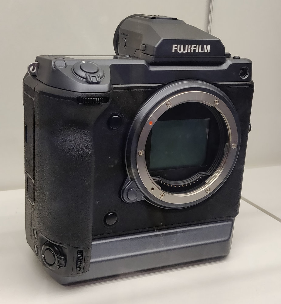 Fujifilm-GFX-100-1_1538051038.jpg