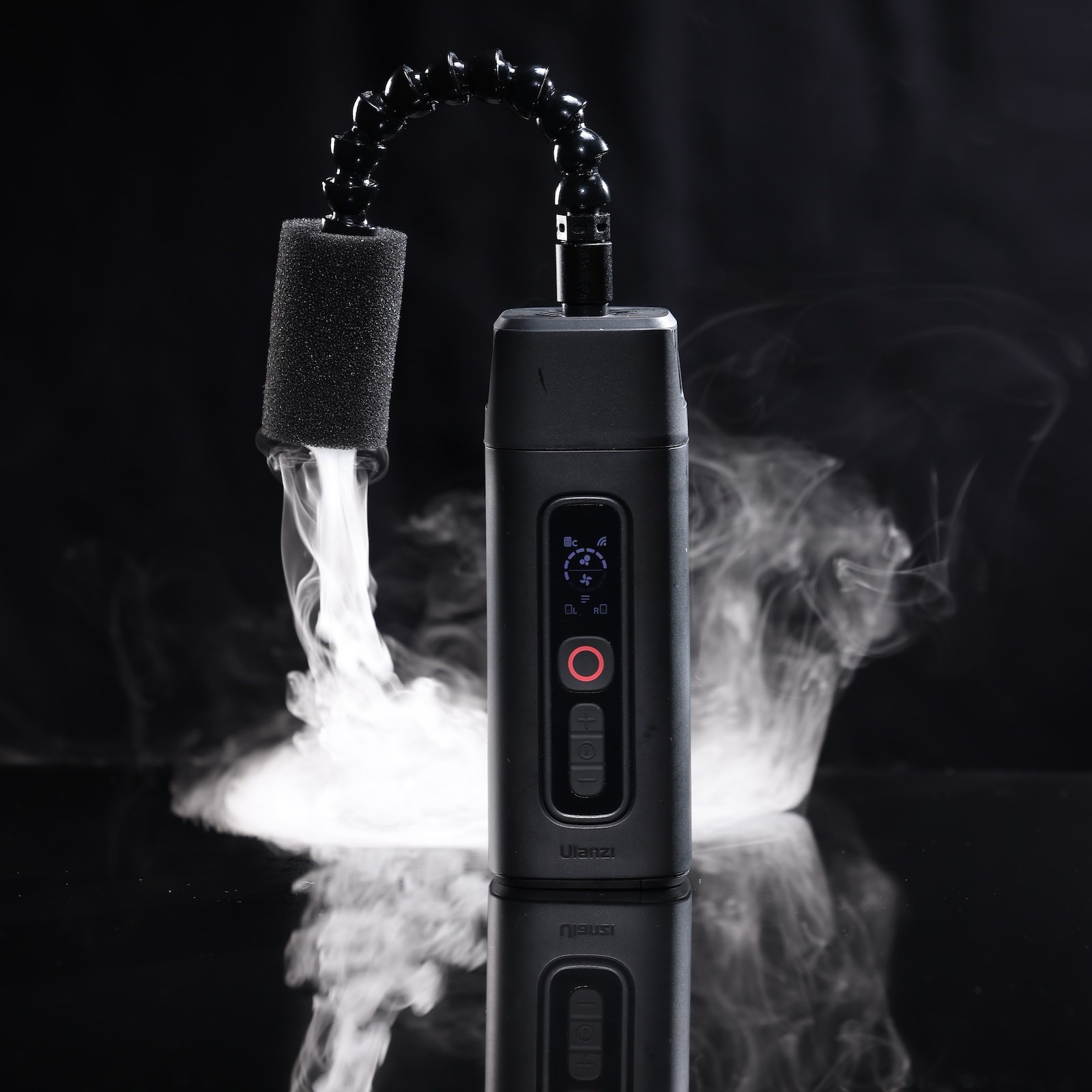 Ulanzi-announced-a-new-portable-fog-machine-for-video-photography-2.jpeg