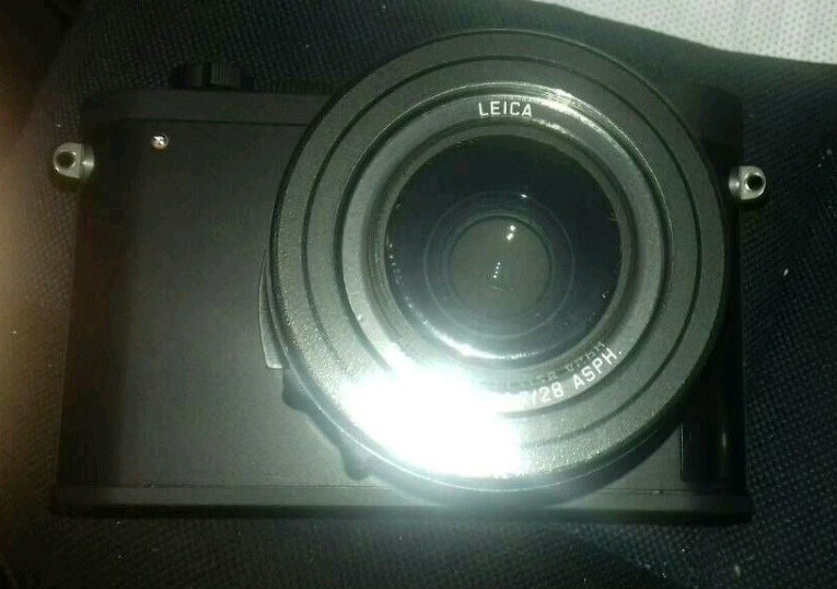 Leica-Q-P-limited-edition-camera4.jpg