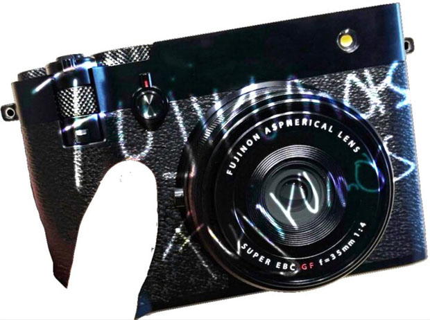 fujifilm_GFX100RF_front_fr_011.jpg